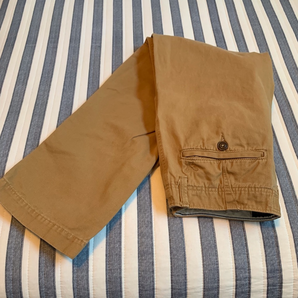 Relaxed Straight American Eagle Khaki Pant